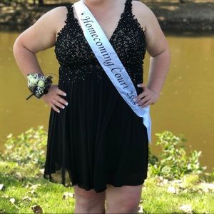 Gipper Black lace homecoming dress